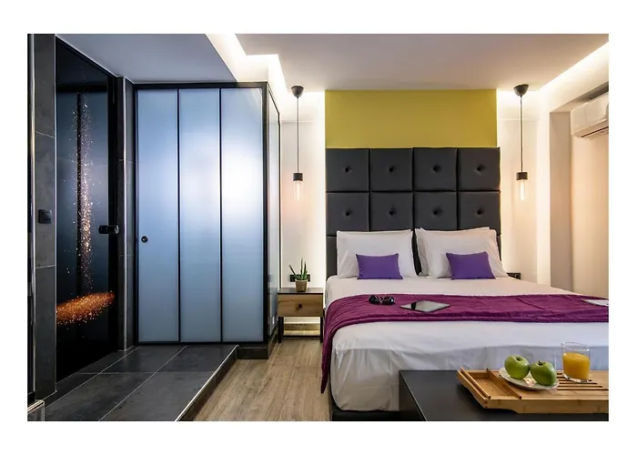 Platinum Apartment *